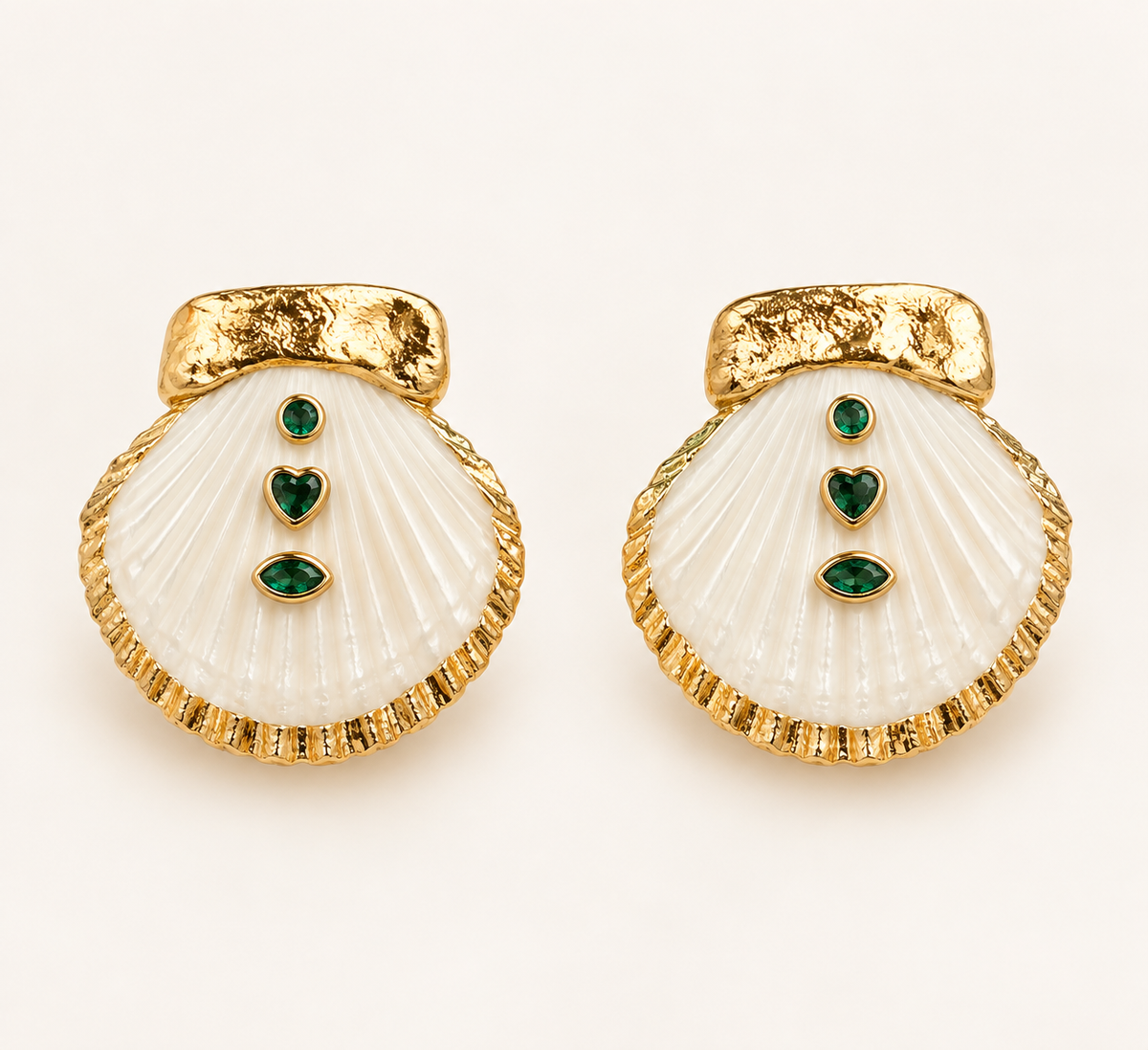 Boucles d'oreilles Mare – Coquillage & plaqué or – OYA HUMANI – vue 2